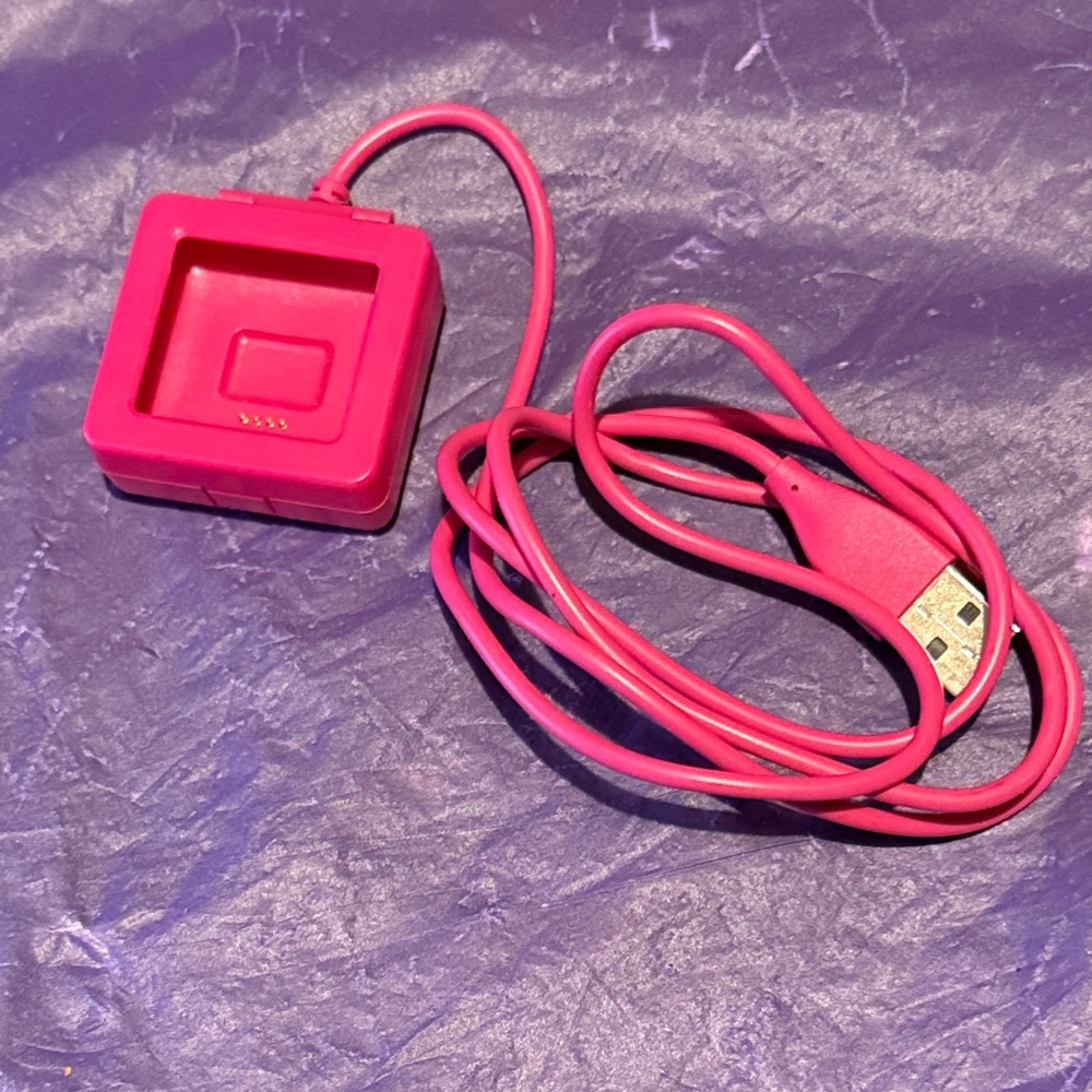 Fit Bit Vibrant Pink Charging Dock ❤️💜🥰